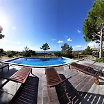 Βίλα Gavriel - With Breathtaking Sea View, With Private Pool, Secluded, Huge Outdoor Space, Mountain Views
