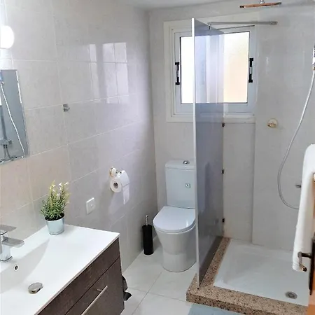 וילה Gavriel - With Breathtaking Sea View, With Private Pool, Secluded, Huge Outdoor Space, Mountain Views פאהיה