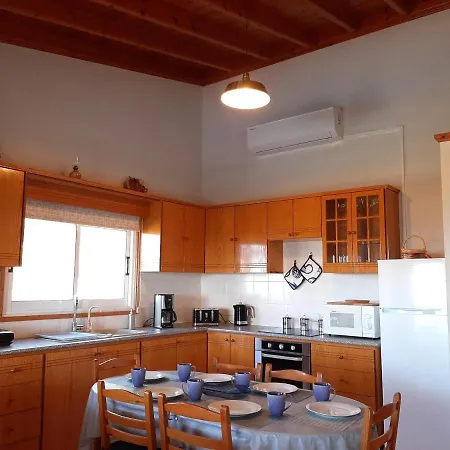 فيلة Gavriel - With Breathtaking Sea View, With Private Pool, Secluded, Huge Outdoor Space, Mountain Views بييا